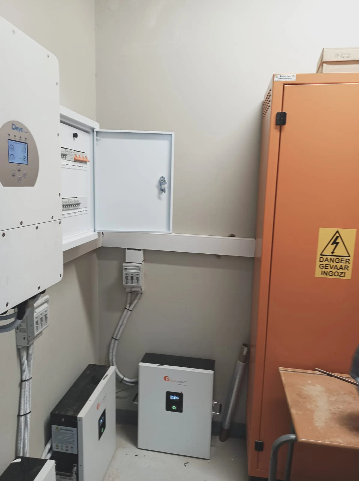 12 kW Hybrid Solar Power Installation